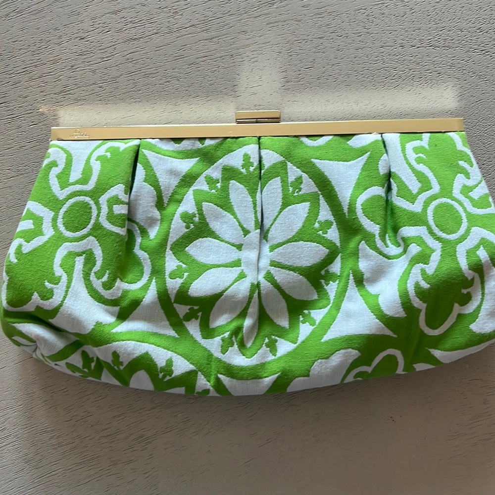 Lily clutch with shoulder chain
